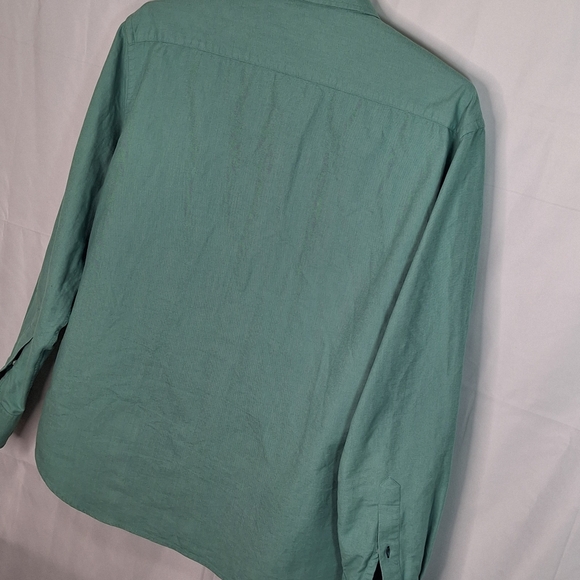 Untuckit LS Button Down size XL - Picture 8 of 12